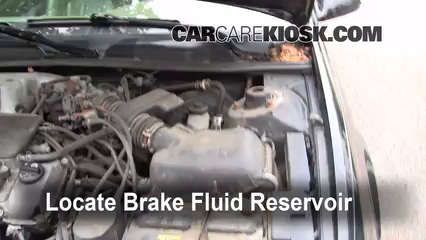 1997-2001 Toyota Camry Brake Fluid Level Check - 1997 Toyota Camry XLE